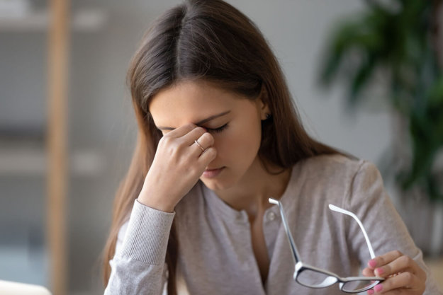 woman experiencing symptoms of a xanax overdose